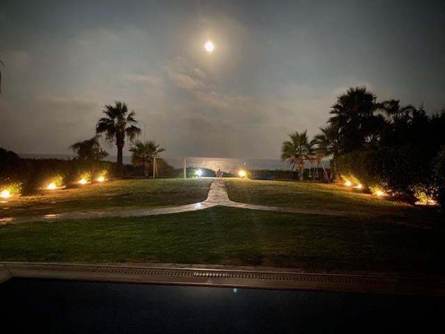 Ionion Beachfront Villa أيا نابا المظهر الخارجي الصورة