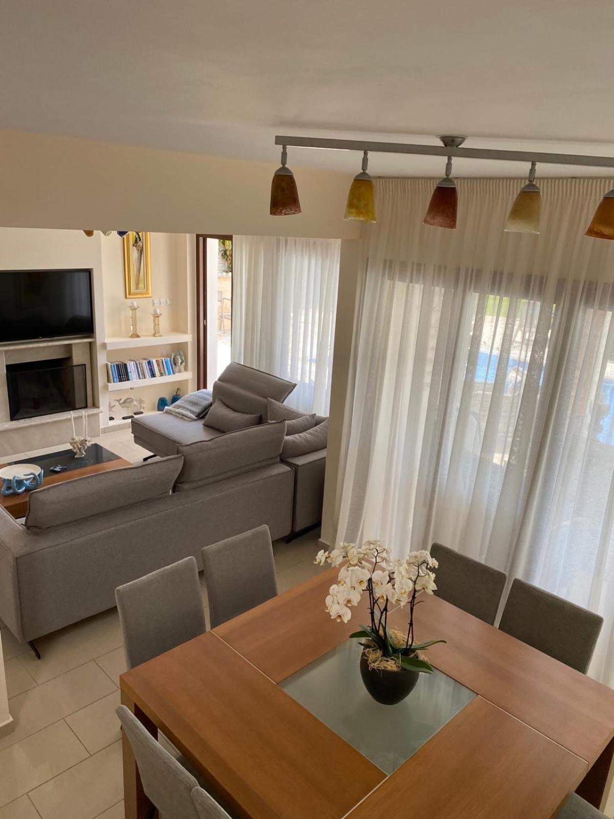 Ionion Beachfront Villa أيا نابا المظهر الخارجي الصورة