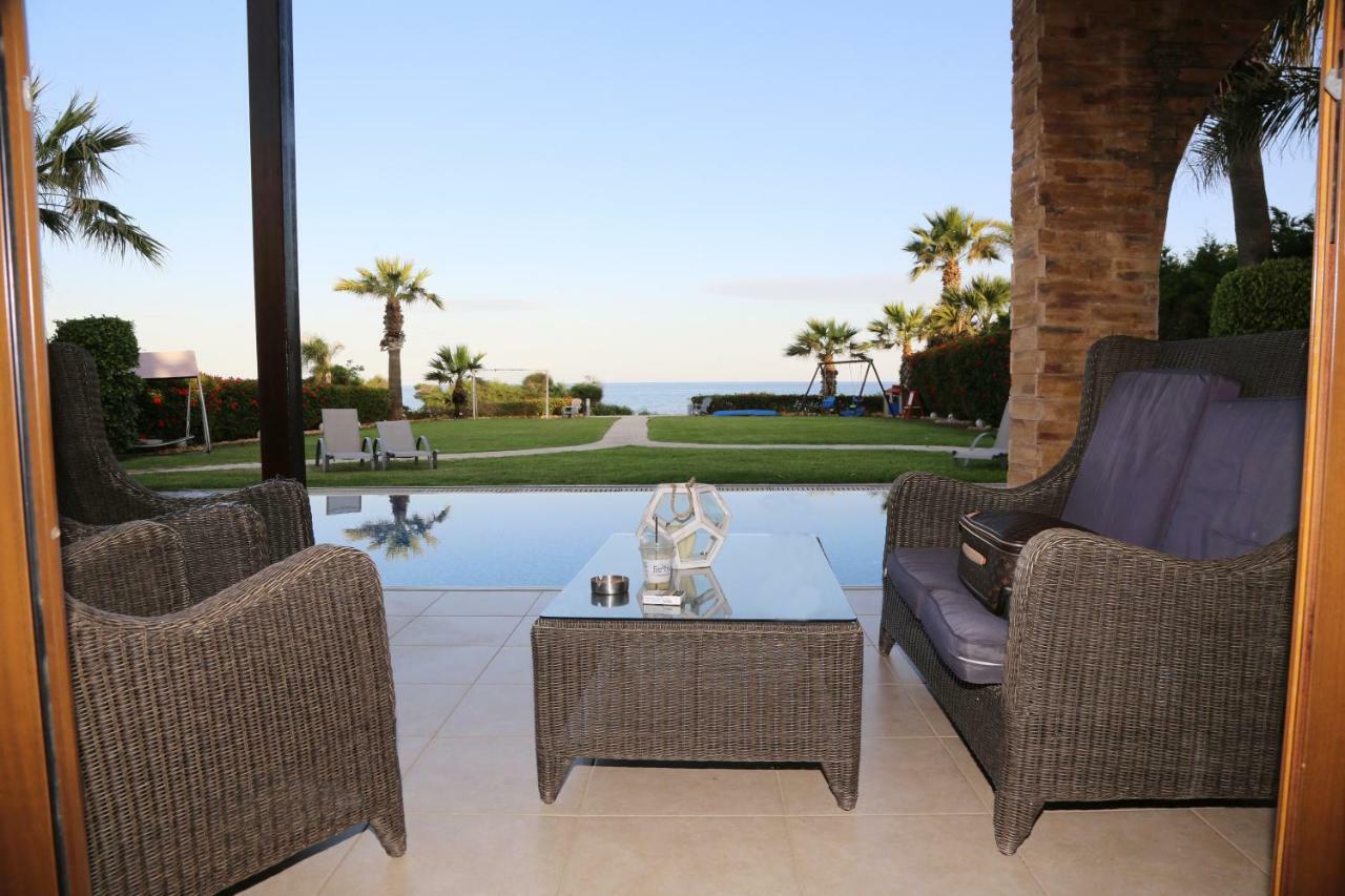 Ionion Beachfront Villa أيا نابا المظهر الخارجي الصورة