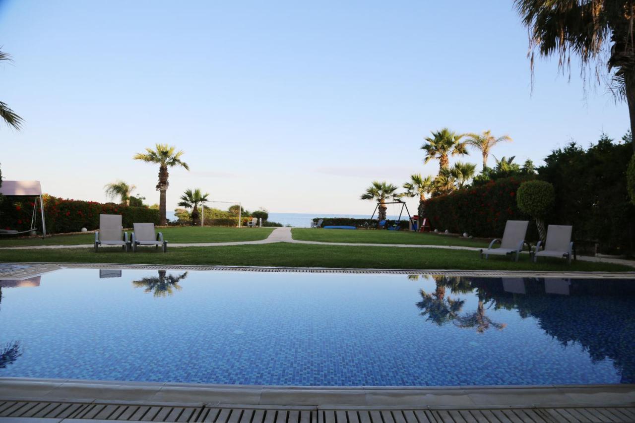 Ionion Beachfront Villa أيا نابا المظهر الخارجي الصورة